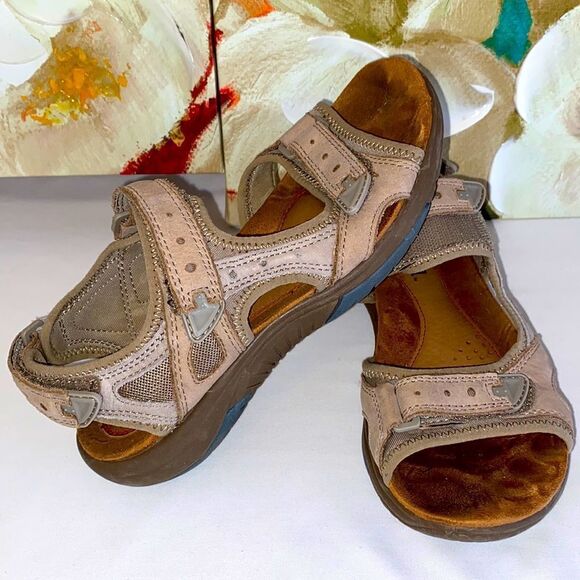 Cobb Hill Leather upper &Lining Adjustable Straps Sandals - Picture 1 of 6